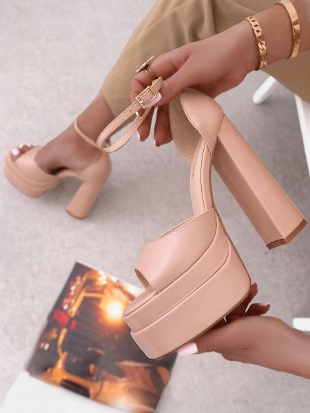 Plataformas nude glam
